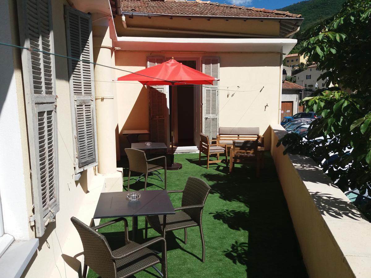 Hotel Le Vauban อ็องเทรอโวซ์ ภายนอก รูปภาพ