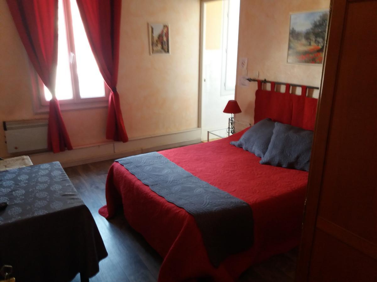 Hotel Le Vauban อ็องเทรอโวซ์ ภายนอก รูปภาพ